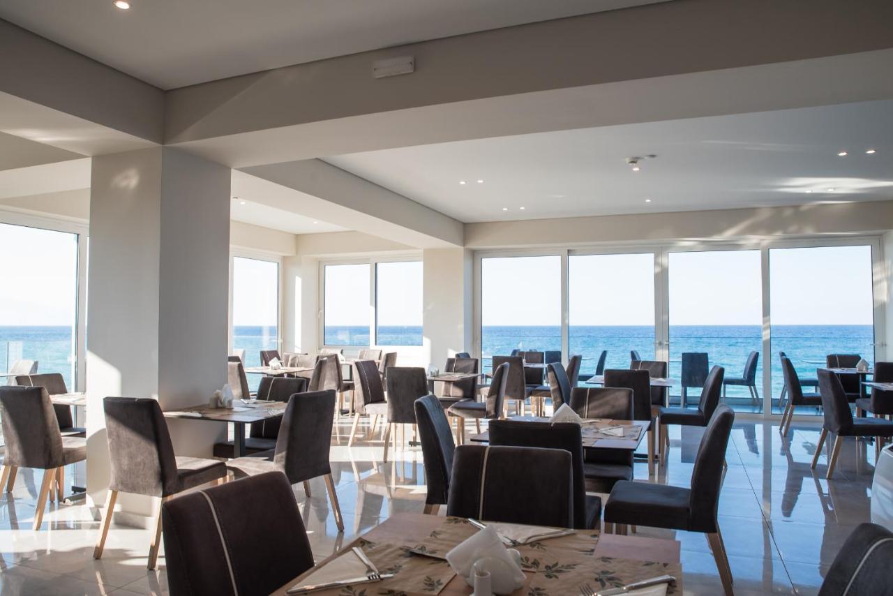 Golden Coast Boutique - Luxury Living Lejlighedshotel Kypseli Eksteriør billede